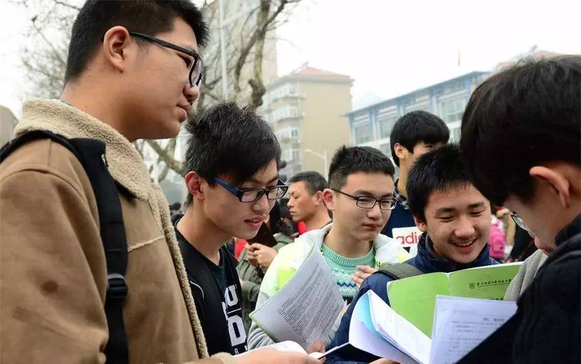 高中班主任透露，高考成绩“定型期”是这个月，考生要重点关注