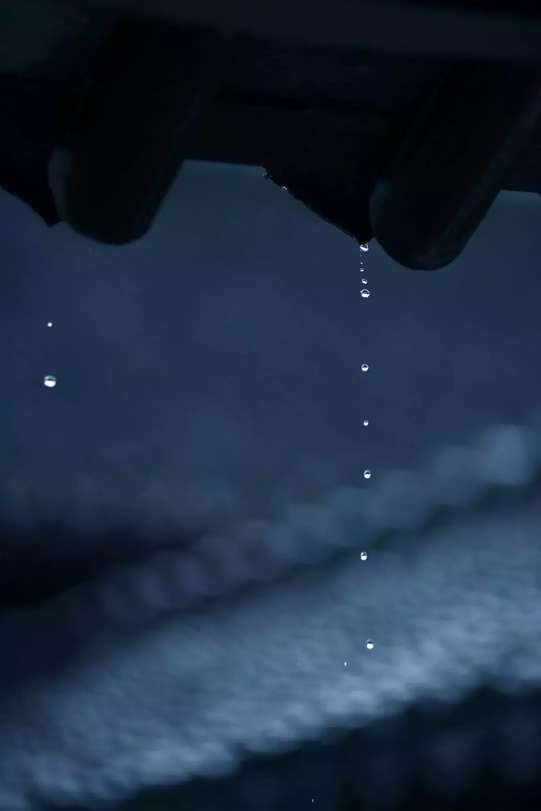 檐 雨，江 南 最 美 的 诗 词