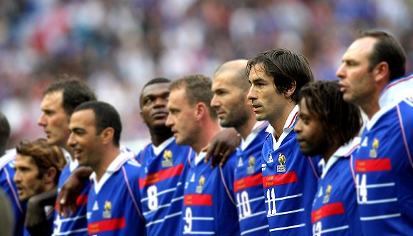 如何获得足球世界杯冠军（要金杯不要金牌？-聊聊世界杯“反超”奥运会足球的过程和历史）