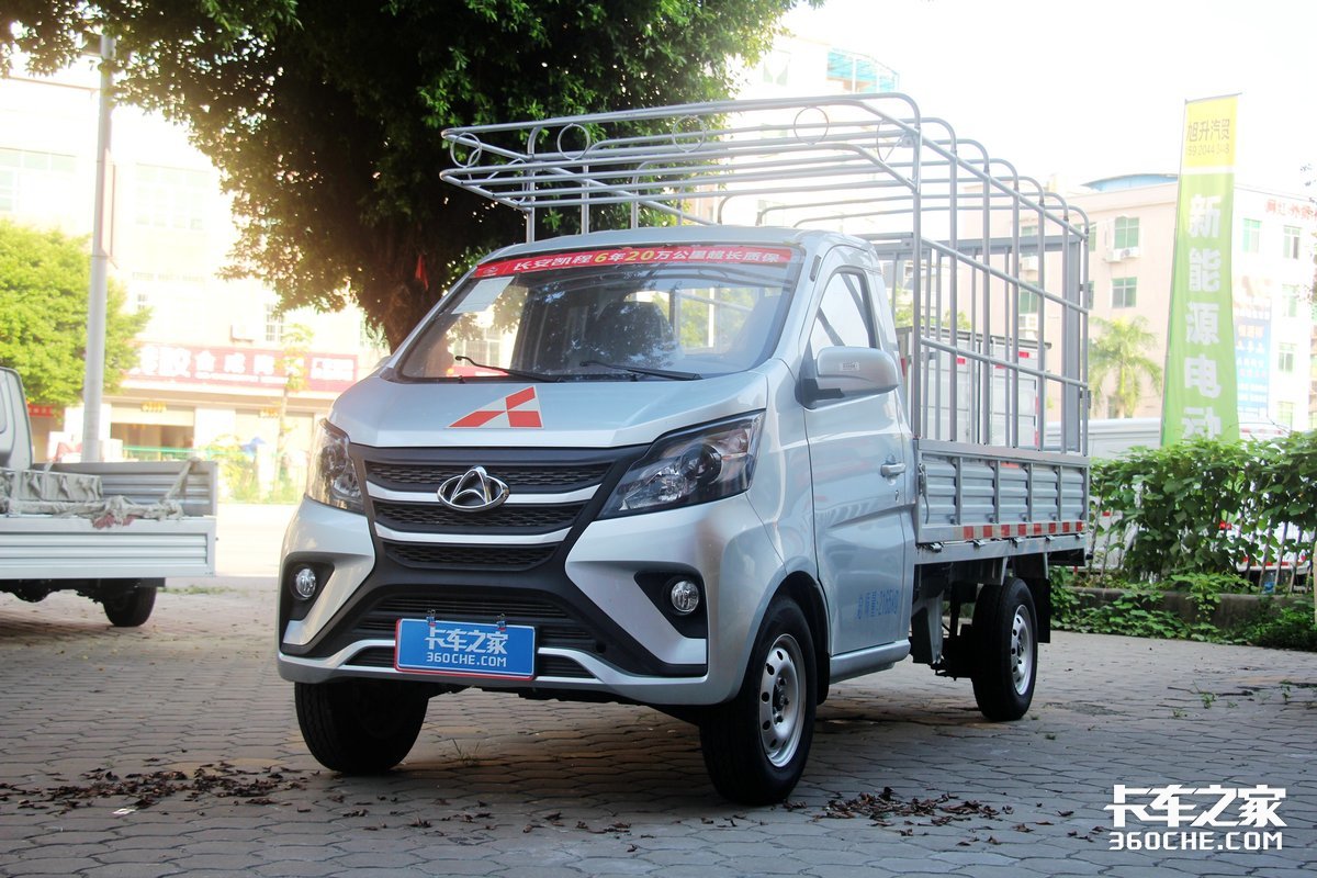 长安星卡搭载东安1.0L发动机，实用经济型微卡实拍图