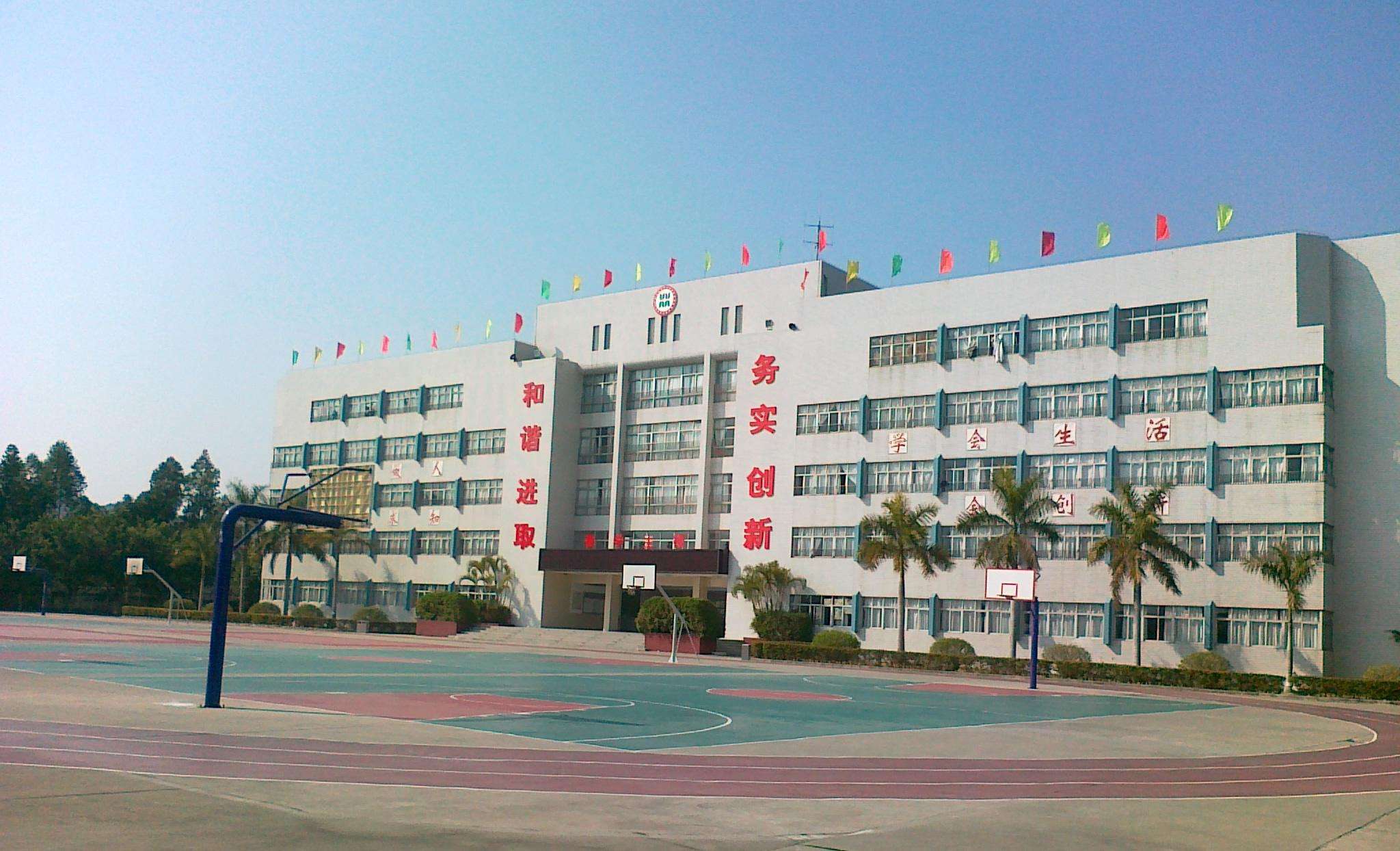 广东汕尾实力突出的三所高中，成绩昭昭在目，芝麻开花节节高