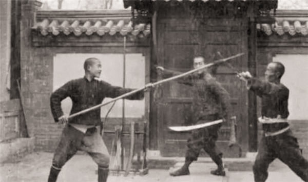 晚清十大武术高手：黄飞鸿排不到第一，飞贼“燕子李三”赫然在列