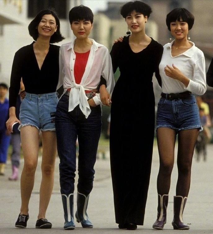 惊艳！东京90年代的“素人街拍”，没有PS滤镜，照样时髦得不像话