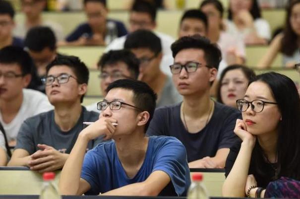 学院是专科，大学是本科？两者的差别很多学生不清楚，不妨看一下