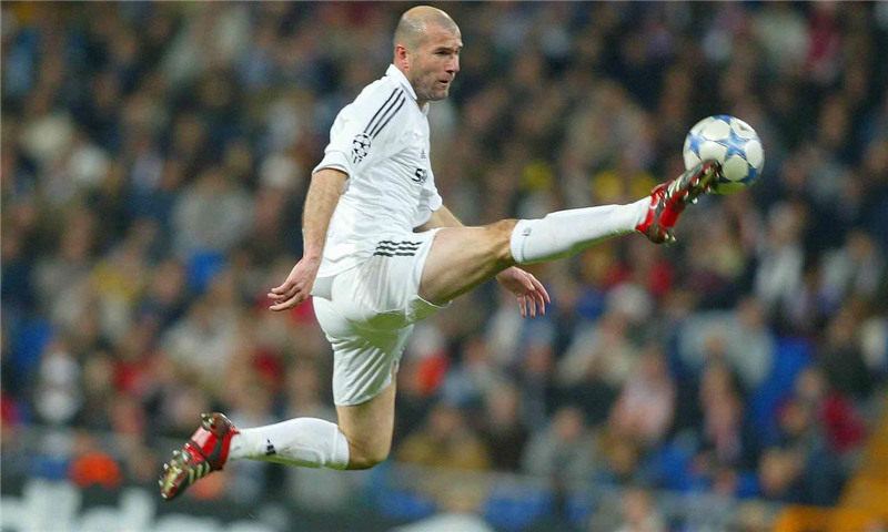 罚下(齐达内吃红牌早有前科,或因怪病所引发,马特拉齐的不爽情有可原)