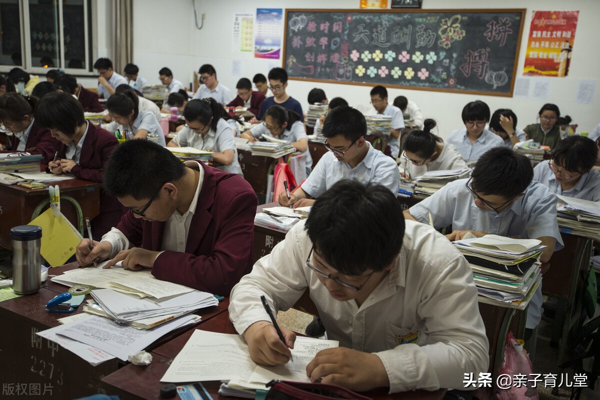 37分的高考作文，却得到阅卷教授力挺而改为54分，原因让人泪目