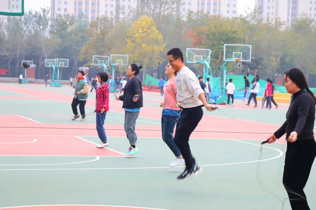 全员运动 凝心聚力 | 潍坊恒德实验学校举办秋季趣味运动会