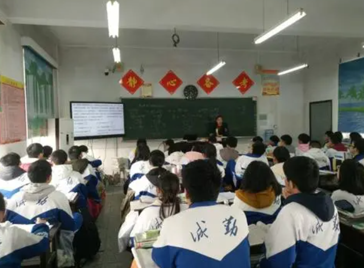 湖南有所“县中学”，高考成绩优异，15名学生上清华北大分数线