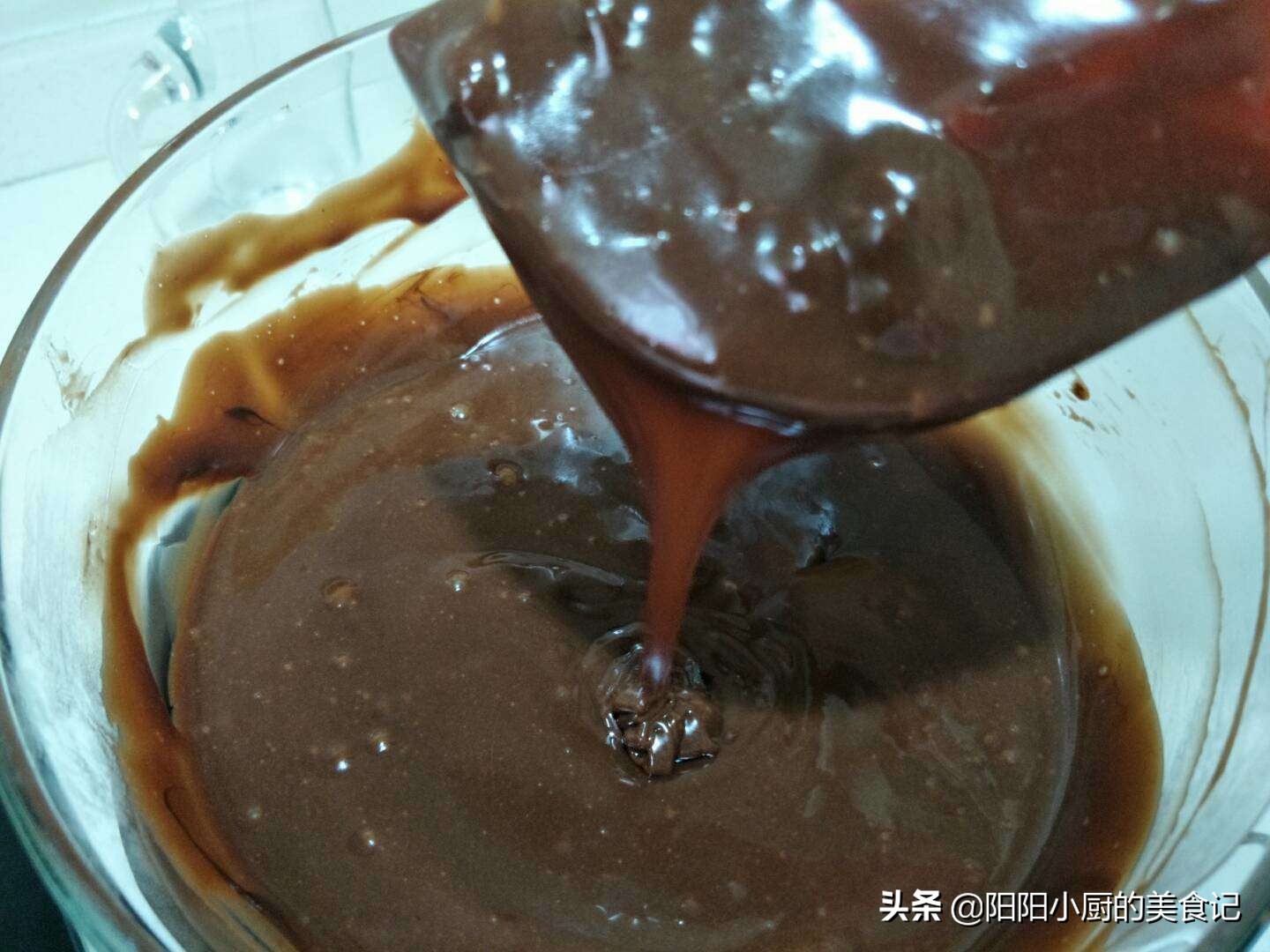 怎么做巧克力的简单方法（在家做入口即化回味无穷）