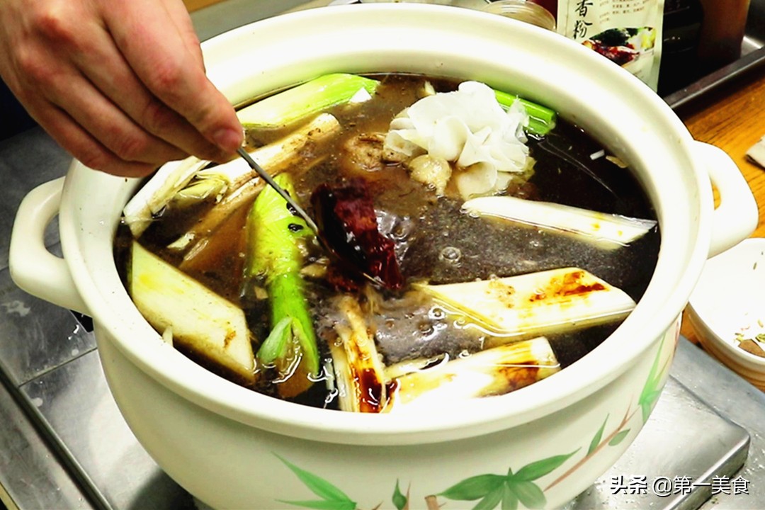 酱牛肉做法（最正宗的做法入味足酱香浓郁不散花）