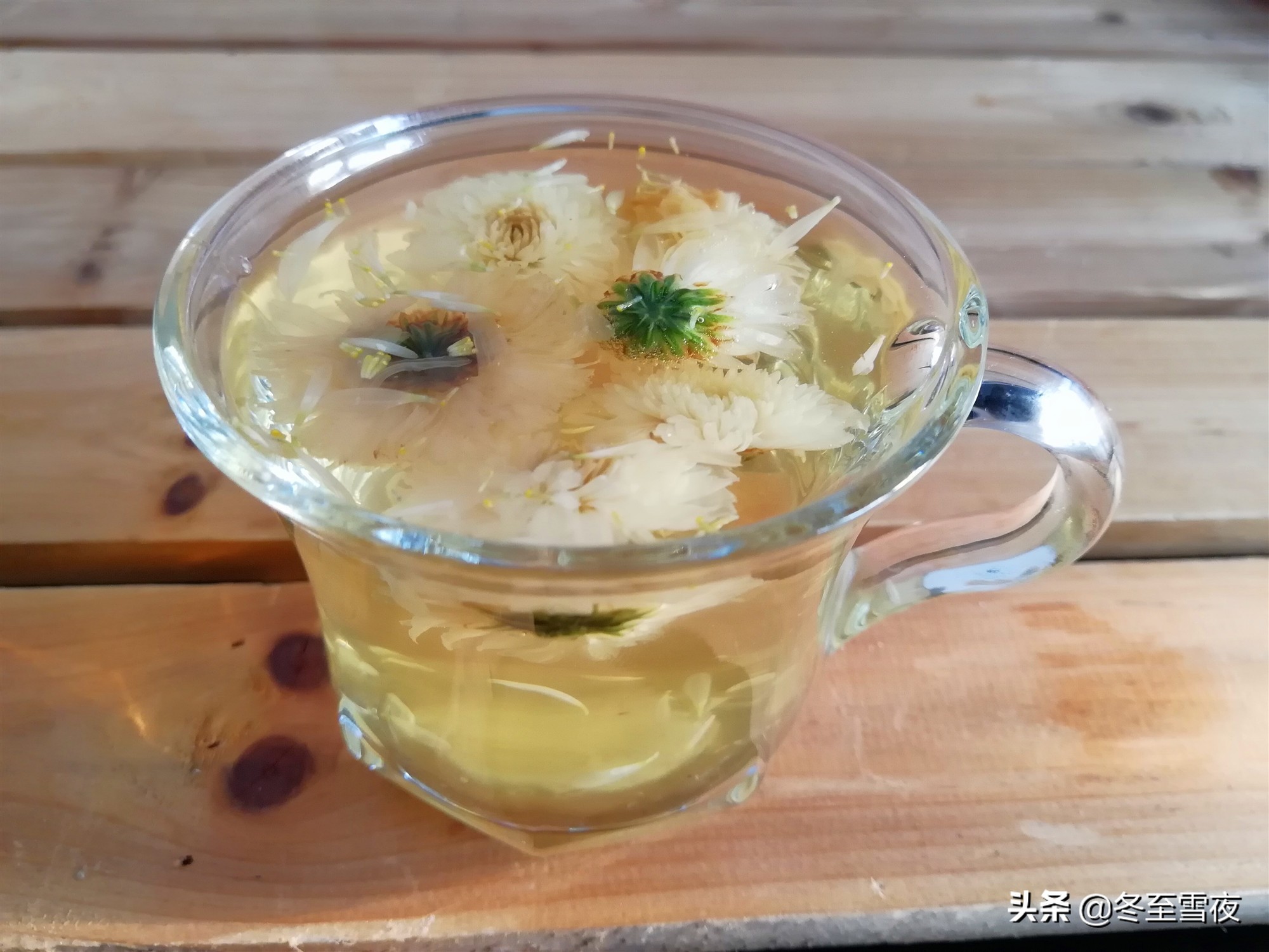 常喝蜂蜜菊花茶降肝火,但2类人饮用反而是"喝毒"!