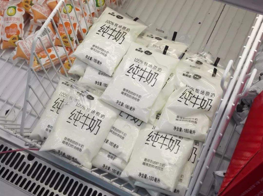 超市牛奶区琳琅满目,越挑越花眼,营养师教你如何给宝宝挑选牛奶