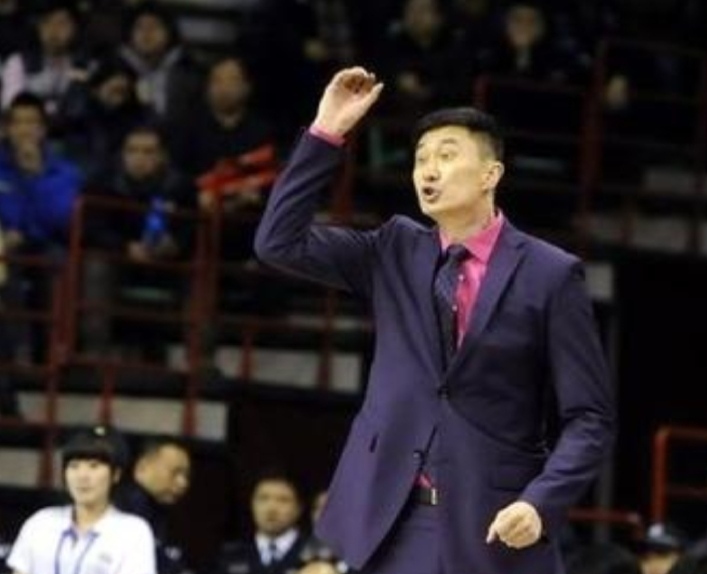 杜锋为什么没去成nba(吒咤沙场的杜锋凭什么就退役了？)