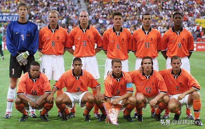 1998年世界杯在哪里举行(【重述历史】1998年世界杯的巴西队，罗纳尔多一个人的巴西队)