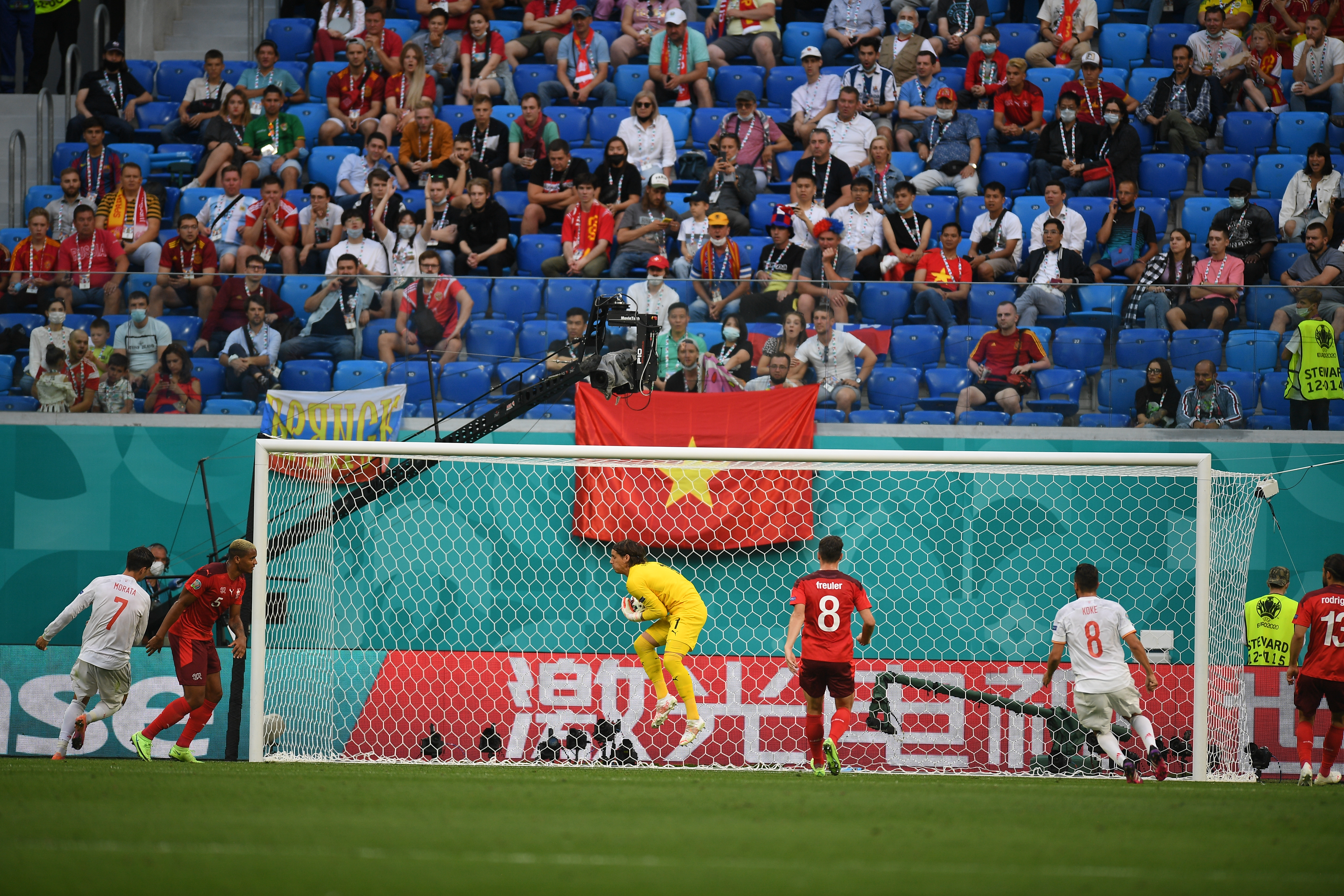 欧洲杯瑞士门将(欧洲杯4-2！踢点球闹着玩！瑞士门将引人入胜，瑞士球员引人入土)