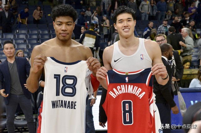 为什么亚洲人在nba(亚洲球员想进NBA究竟有多难？史上仅12人，姚明伟大荣誉无可比拟)