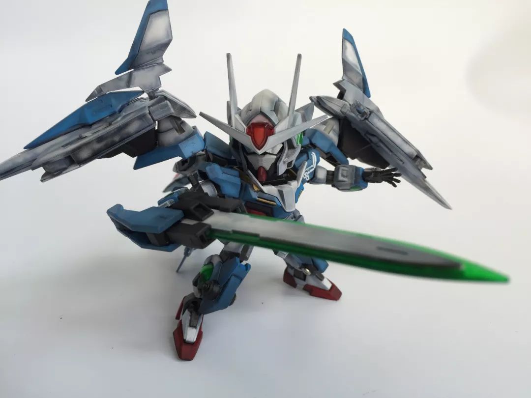 sd敢达玩具模型（大佬村！HG+SD的高达模型融合改造术）