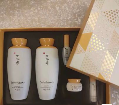 5款适合“干性皮肤”的护肤品，兰蔻粉水超补水，雪花秀深度滋养