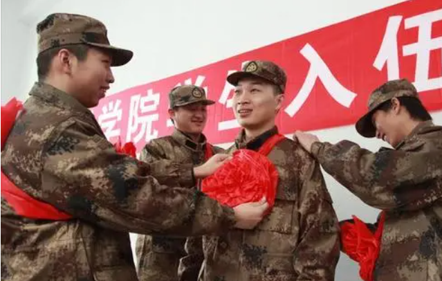 高三去当兵和大一去当兵有区别吗？不仅学历不同，待遇差别也很大