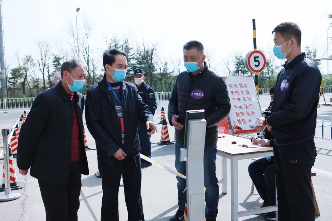 山东省潍坊商业学校组织疫情防控流程模拟演练活动