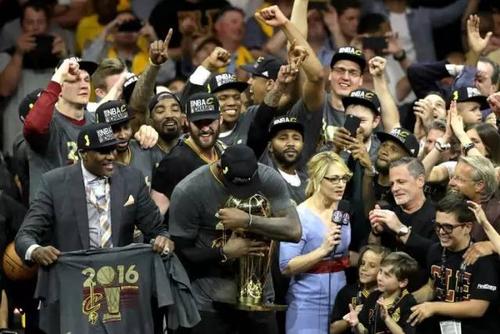 2016年NBA总决赛骑士队图片