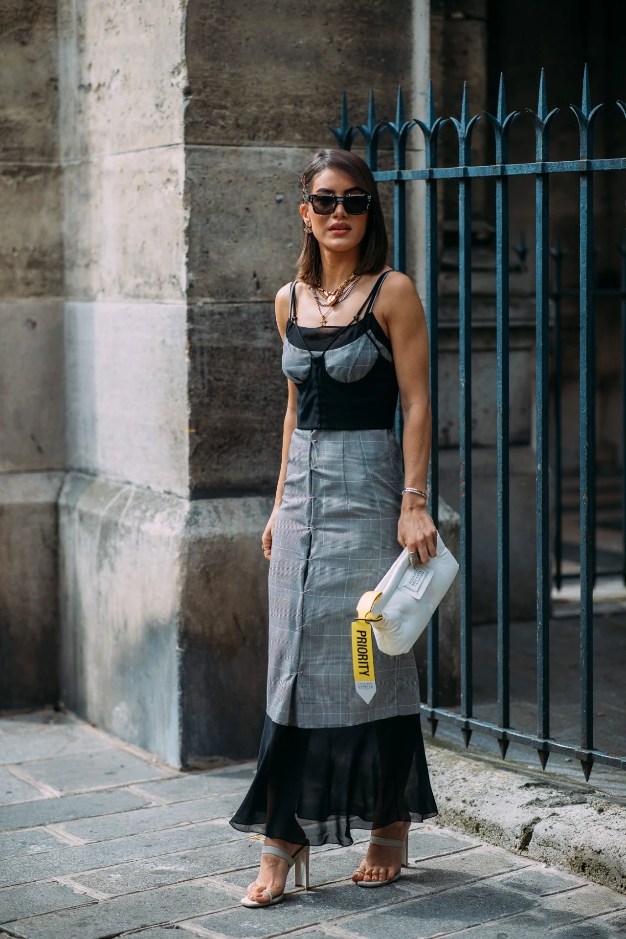 只穿bra出街,也能时髦不艳俗?