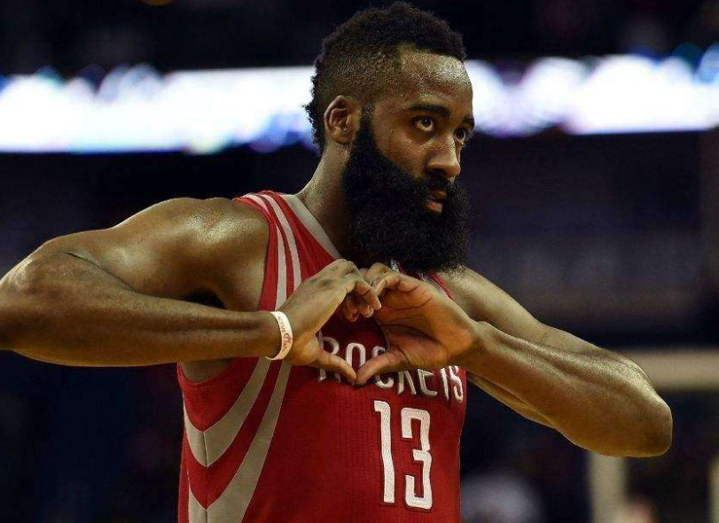 nba现在哪些人算超巨(尽管你不想承认，但NBA现役只有3个超巨 4个巨星)