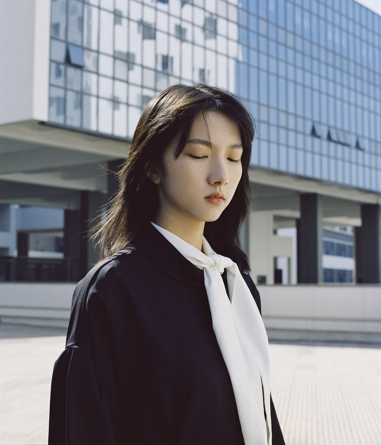 单人全身模板绘画素材(大街上也能拍时尚人像照,女生单人照拍照参考