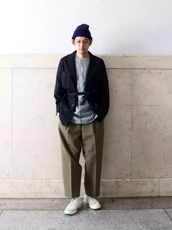 独特也万能的“军绿裤”该怎么穿？