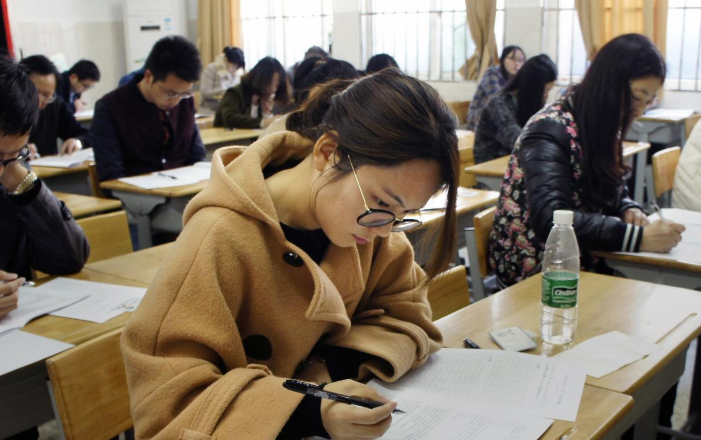 大学有挂科就不能毕业？多所高校取消“清考制度”，大四学生慌了