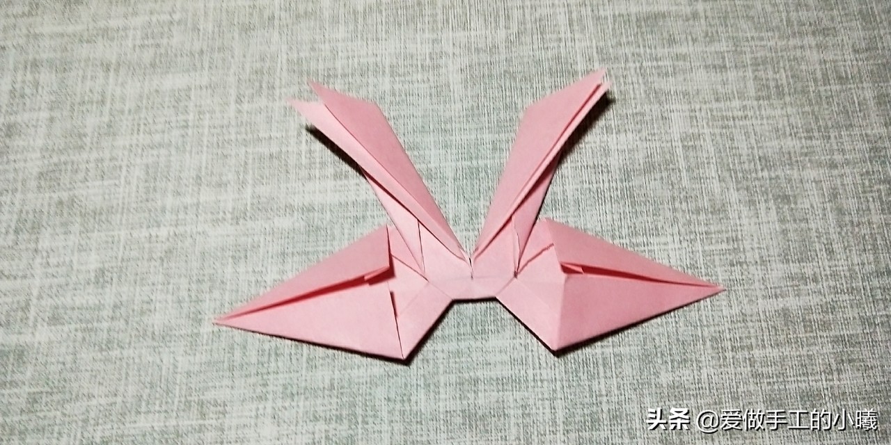 漂亮的蝴蝶结折纸，简单易学，用来做装饰不错呦