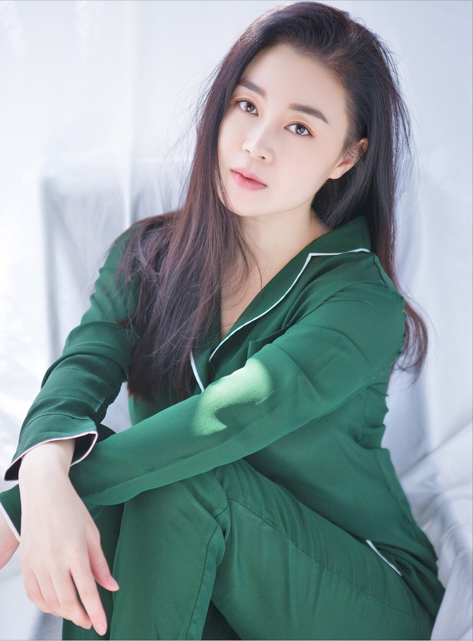 大广播扮演者关婷娜(从未拜师赵本山,却被力捧17年,"杨小燕"关婷娜