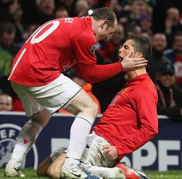 2006年世界杯鲁尼被红牌罚下(鲁尼和c罗的爱恨情仇:2006世界杯鲁尼