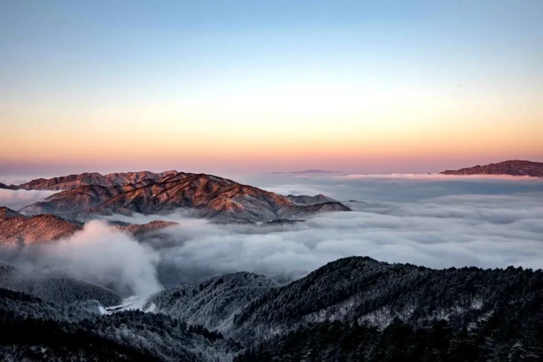 12月杭州哪里可以滑雪(千米高山，十年品牌，临安大明山万松岭滑雪场昨天开滑)