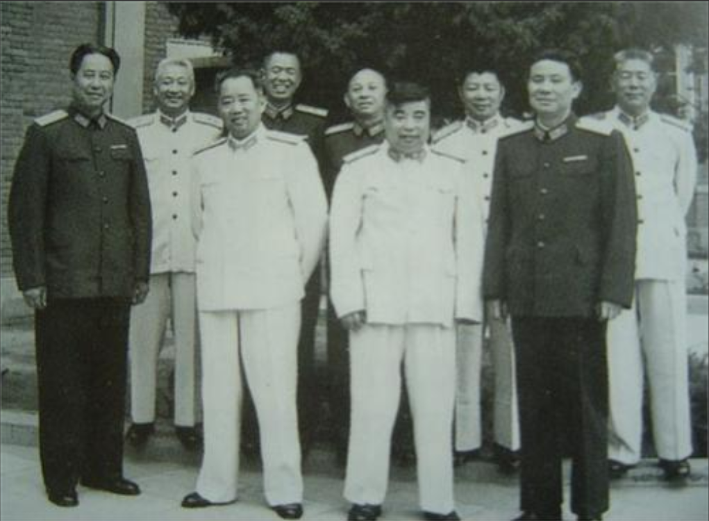81年刘震与老部下一起闲聊，因何事坦言：我这个军长没带好头