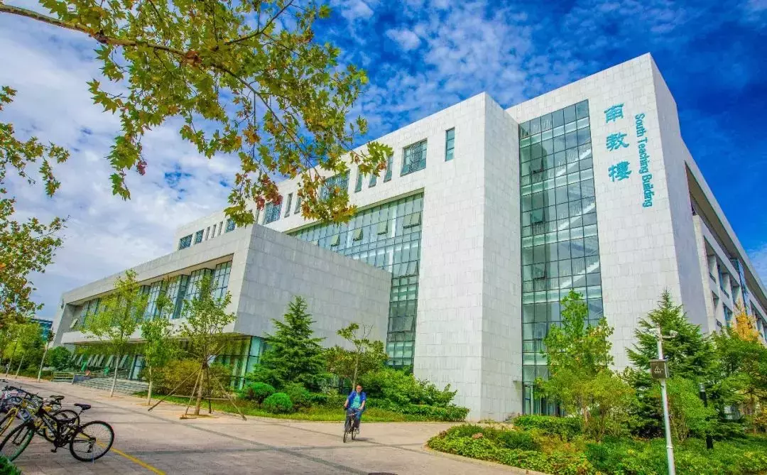 开学了，去青岛最美大学去逛一逛吧，个个堪比5A级景区