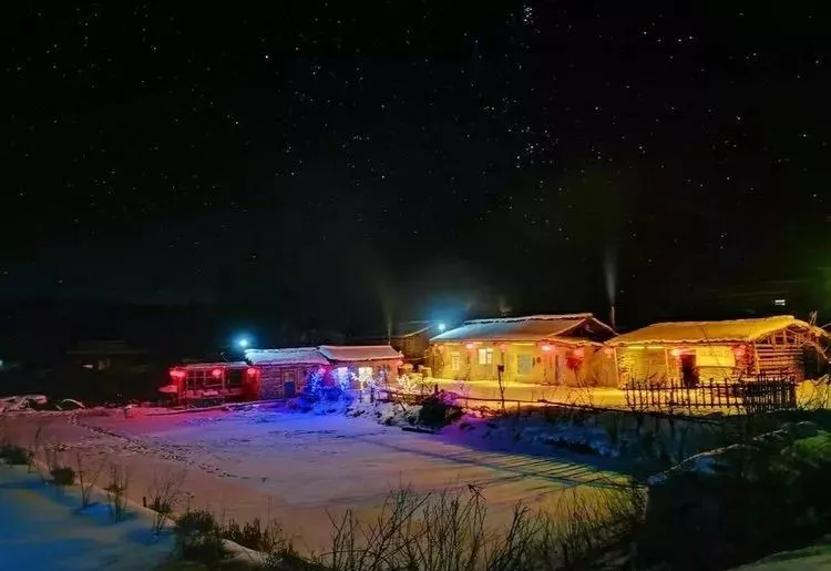 人生到处知何似，应似飞鸿踏雪泥，长白山一片雪白，等你留下脚印