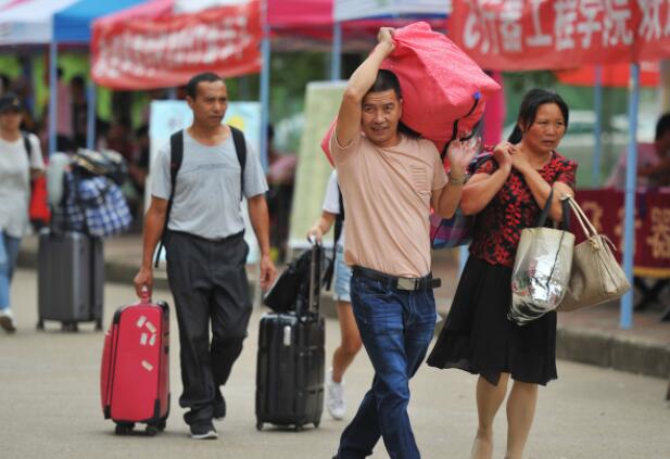 大学生念完4年大学需要花多少钱？家长算了一笔“细账”，太真实