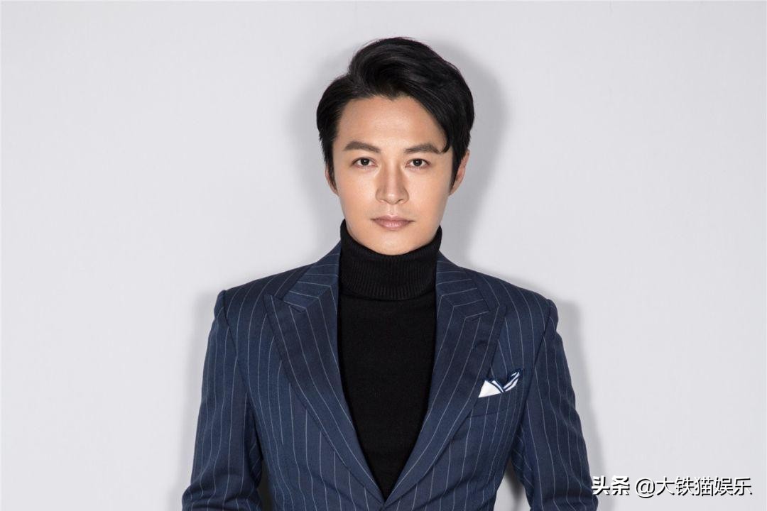 三改的明星并不少,古装俊逸却一直不温不火的郑国霖,用过郑瑞晓