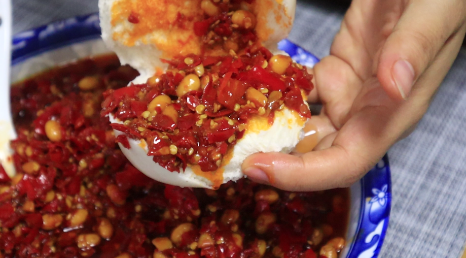 黄豆辣酱怎么做才好吃？分享我家的“独家秘方”，夹馍拌面真解馋