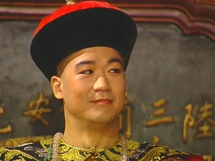 但也正是从这部剧开始,张国立逐渐成为了一位"皇帝专业户"