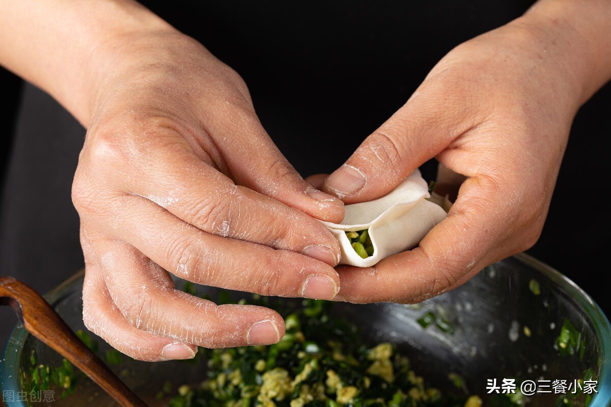 酸菜饺子怎么做才好吃，酒店老厨师长告诉你，四个步骤，轻松制作