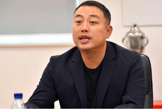 王曼昱被劉國(guó)梁訓(xùn)哭（王曼昱自曝曾被批哭，劉國(guó)梁忙澄清解釋，小將坦言“無(wú)知者無(wú)畏”）