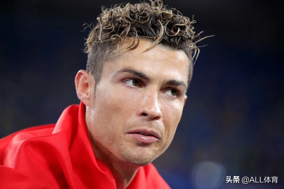 这些年c罗发型变迁,哪一款最适合总裁?