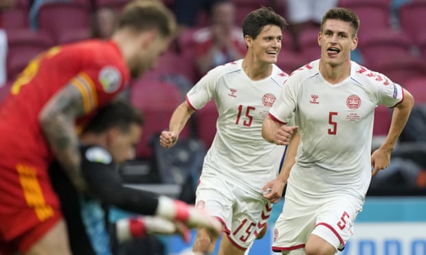 丹麦替换哪个球队参加欧洲杯(4-0！丹麦进8强送大圣回家，童话时隔29年又重演，意大利2-1晋级)