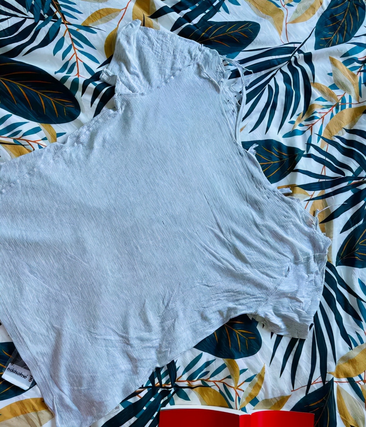 我老公，年薪50万+的程序员，一双袜子穿了10年，T恤穿到破洞