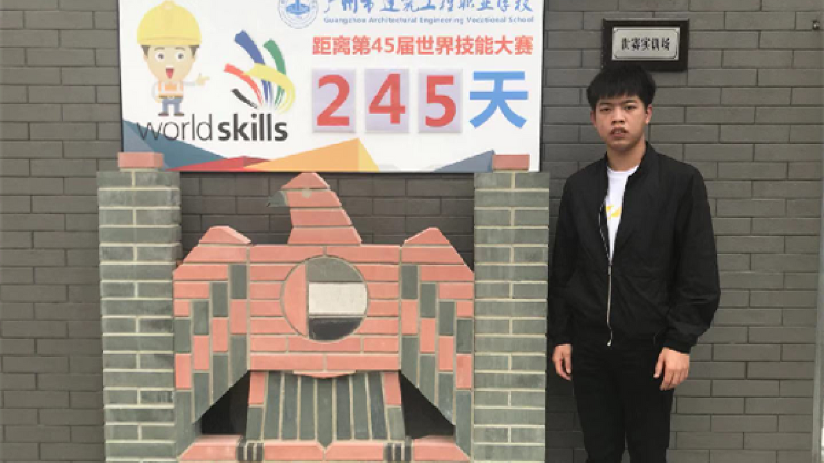 青年工匠梁智滨：靠搬砖砌墙赢得世界冠军，谢绝百万年薪回校任教