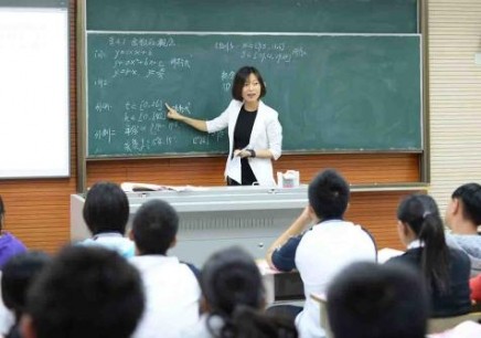 数学难出新高度，考试超纲学生边做试卷边哭，升级难度为哪般？