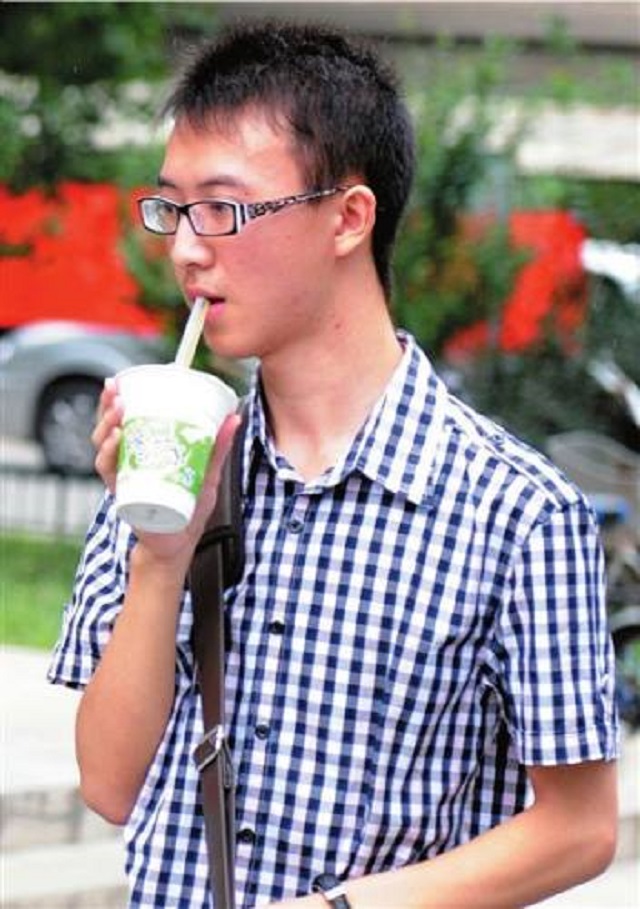 他是高考成绩659分的文科状元，却无学可上，原因值得深思