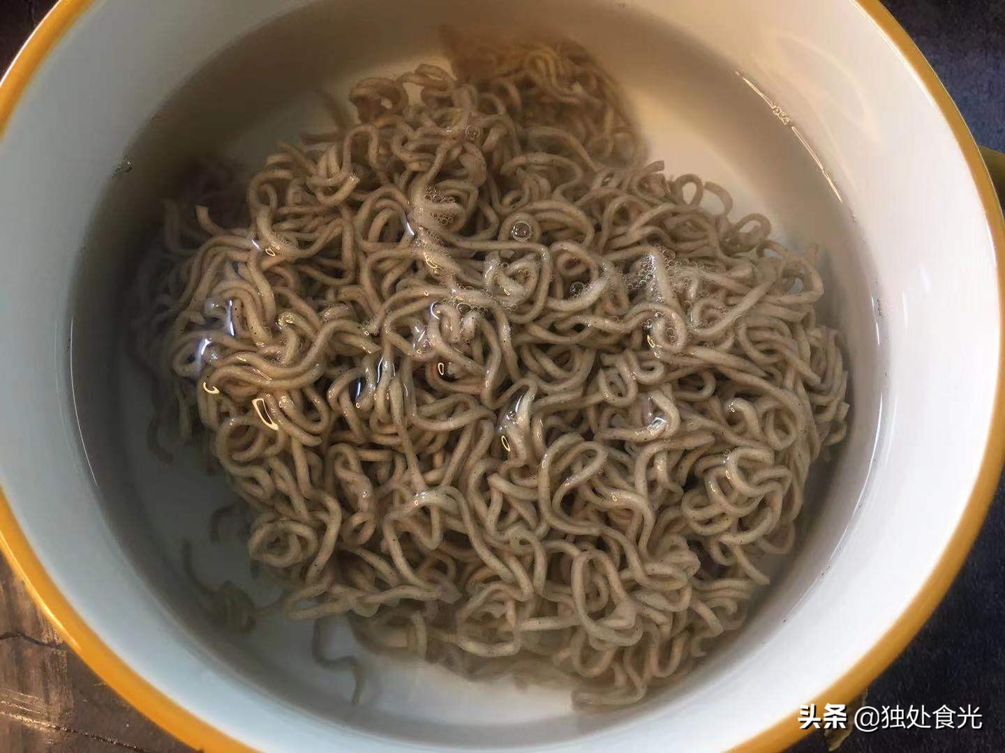 荞麦面煮几分钟熟（分享3种做法美味无负担）